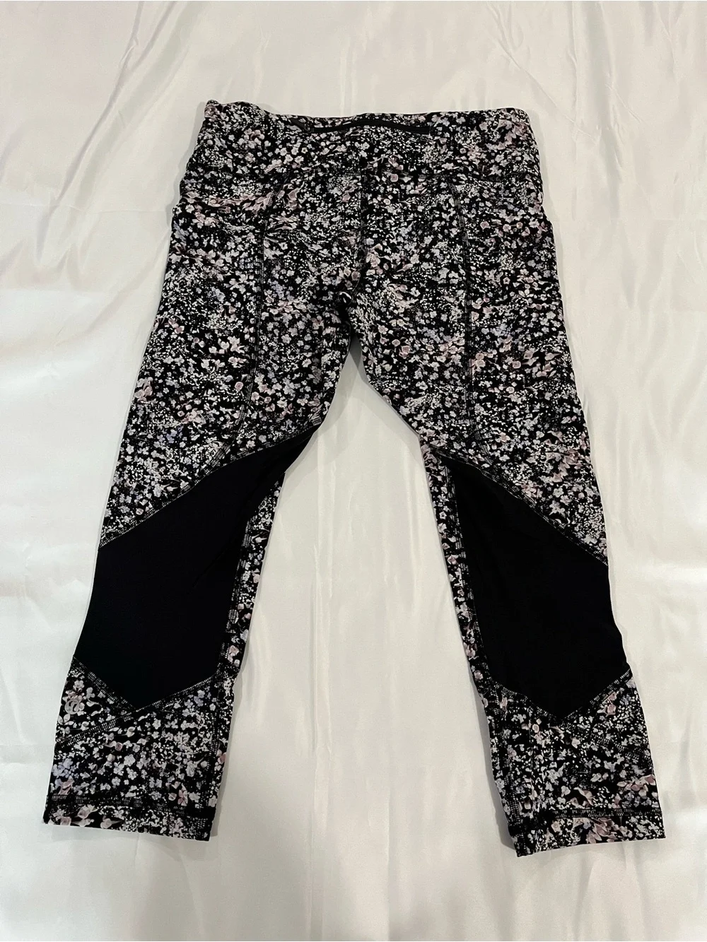 Lululemon Like New Floral Cropped Women’s Legging Mesh Panels Size 8